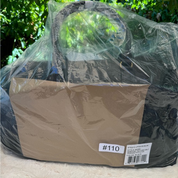 London Fog weekender/duffle bag. - Picture 3 of 8